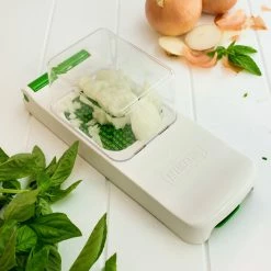 ALLIGATOR Chopper With Collector 5 ALLIGATOR Chopper With Collector -Kitchenware Sales Store AlligatorChopperwithCollector91011ChoppedOnion 1024x1024