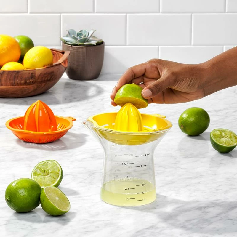 OXO 2-In-1 Citrus Juicer Orange 2 OXO 2-In-1 Citrus Juicer Orange - Image 2