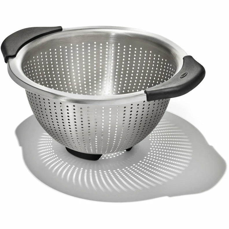 OXO Good Grips Stainless Steel Colander 3 OXO Good Grips Stainless Steel Colander - Image 3