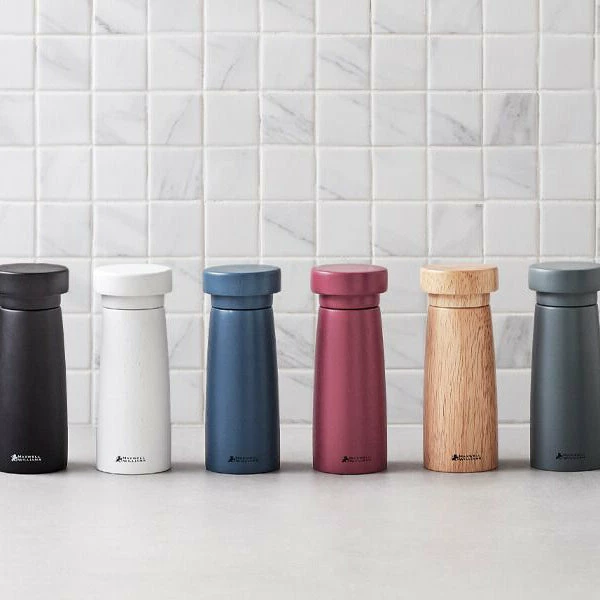 Maxwell and Williams Stockholm Salt/Pepper Mill 17Cm Red 2 Maxwell and Williams Stockholm Salt/Pepper Mill 17Cm Red - Image 2